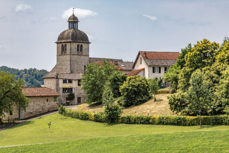 Mourjou Puycapel Office De Tourisme De La Chataigneraie Cantalienne