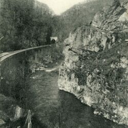 Pierres de légende - Archives départementales du Cantal, 39 NUM 104, photo Calle