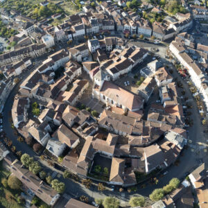 Vue aérienne de Maurs ©VV la Châtaigneraie