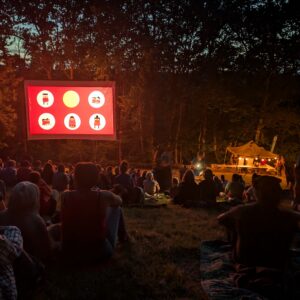 Cinéma en pleine forêt à Cayrols