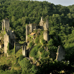 Initiez-vous aux danses médiévales aux Tours de Merle
