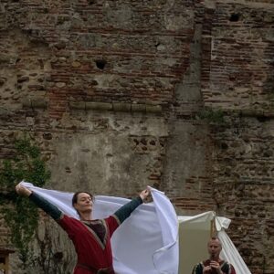 Initiez-vous aux danses médiévales aux Tours de Merle