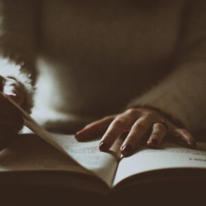Séance de signature de Marie-Pierre Besson à la librairie Le Petit Poucet
